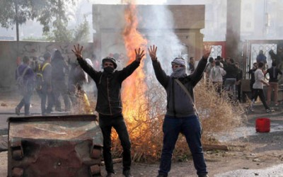 Police chase 21 students in Cairo after violent clashes