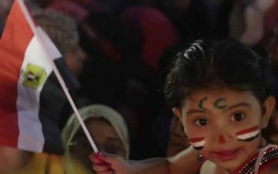 Activist fined 1,000 EGP for poster that offends Sisi
