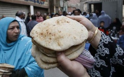 Dokki slums suffer lack of subsidized bread, officials accused of corruption