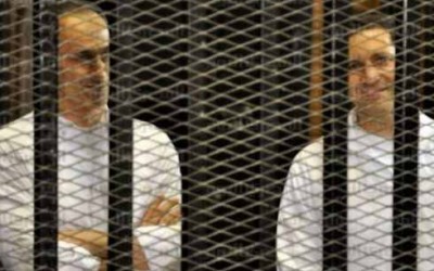 Court rejects bail grievance by Alaa and Gamal Mubarak