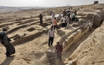 Grave robbers employ sheikhs to counter jinn in tombs