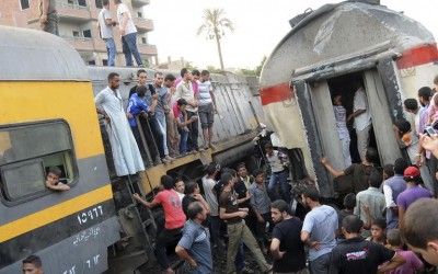Bus-train collision kills 7 near Cairo: Health officials