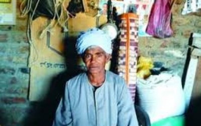 Upper Egypt woman raises daughter disguised, working as man for 43 years