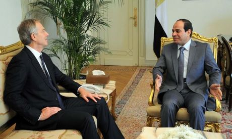Tony Blair arrives in Cairo for region talks