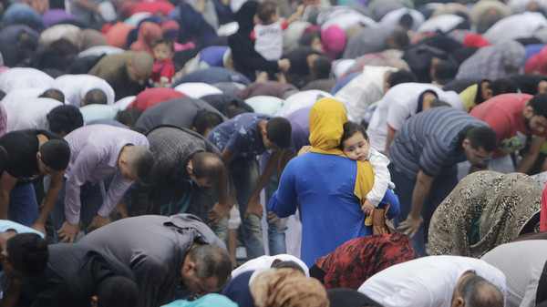 Six dead as Egypt police clash with protesters